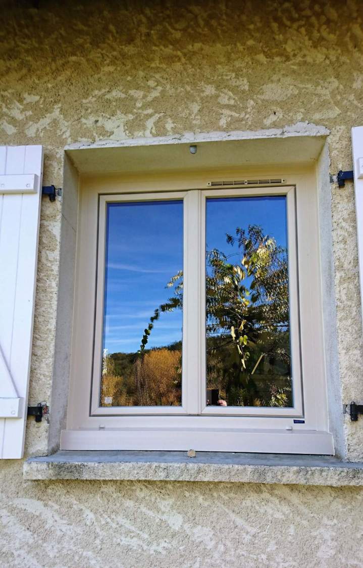 Fenêtre blanche Brive-la-Gaillarde