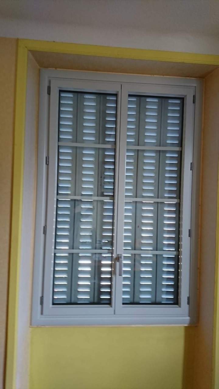 Fenêtre aluminium avec petits bois Brive-la-Gaillarde
